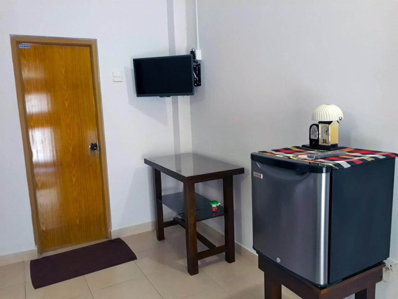 A And D Holiday Inn Anuradhapura Buitenkant foto