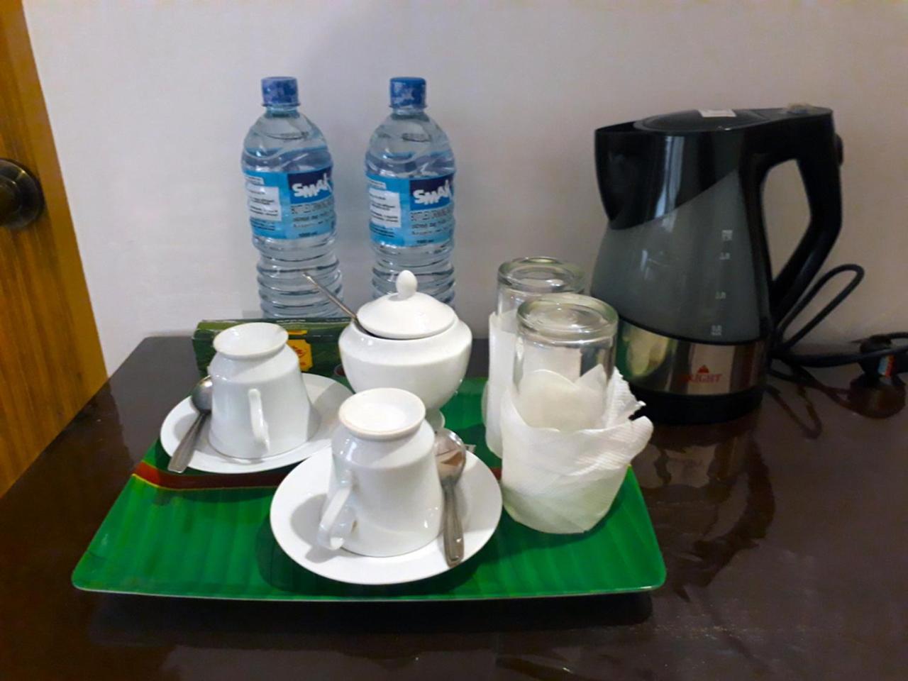 A And D Holiday Inn Anuradhapura Buitenkant foto