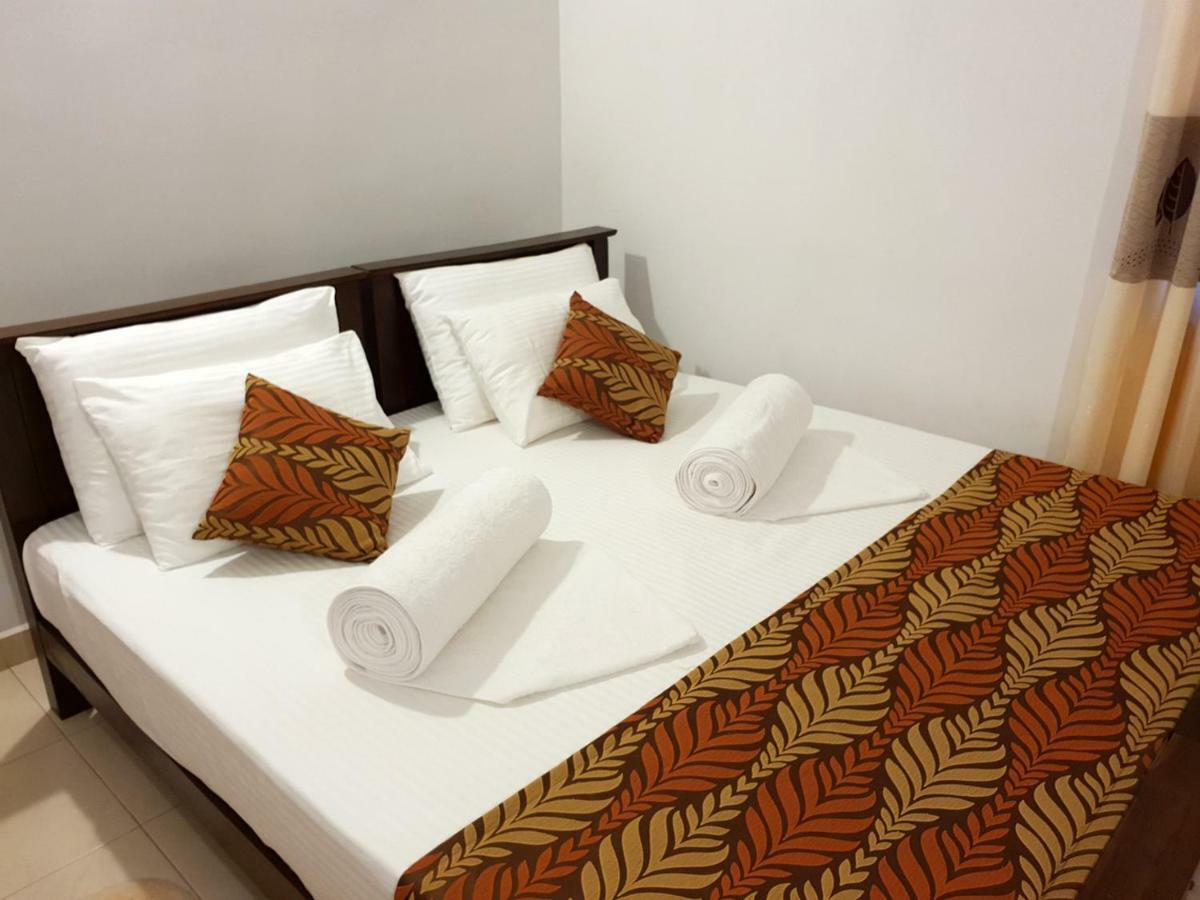 A And D Holiday Inn Anuradhapura Buitenkant foto