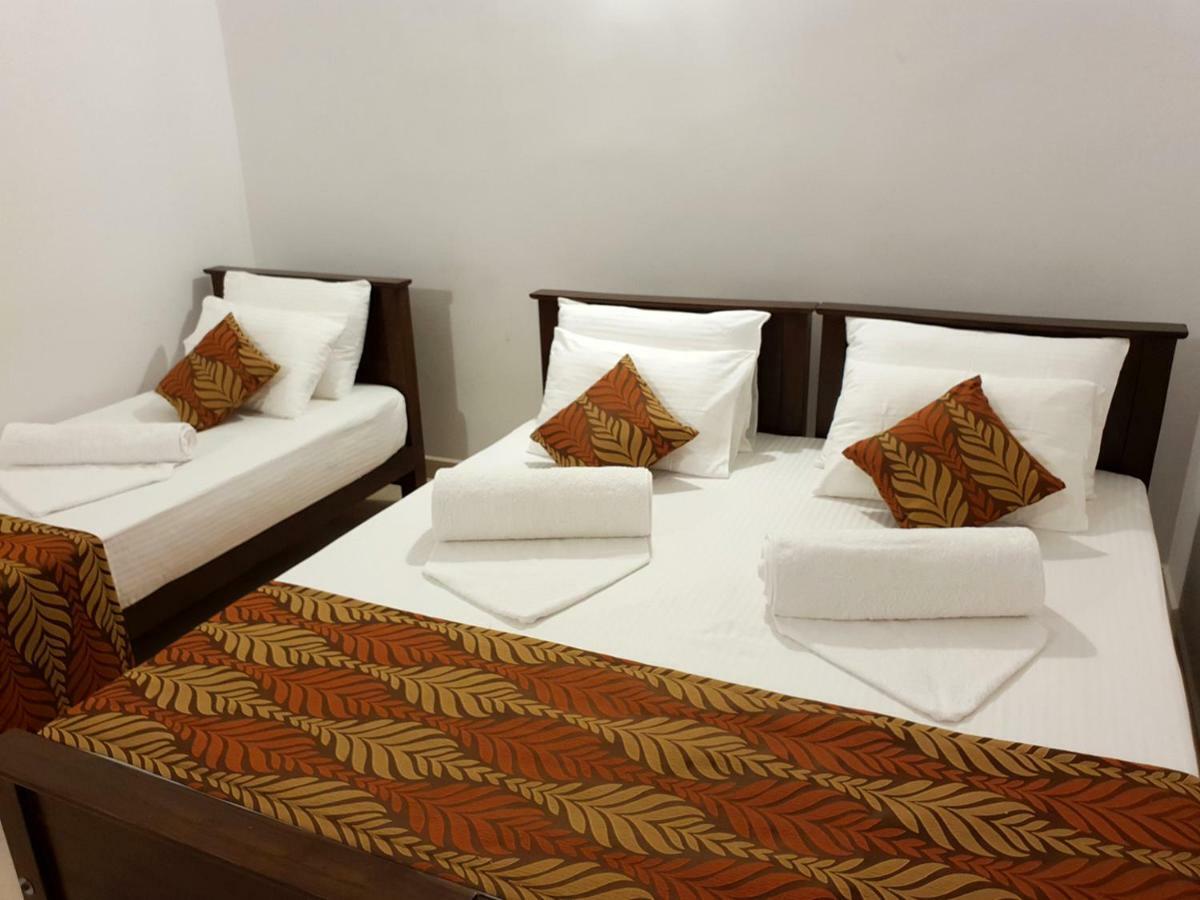 A And D Holiday Inn Anuradhapura Buitenkant foto